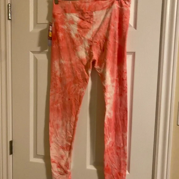 Assorted pants - Picture 5 of 13